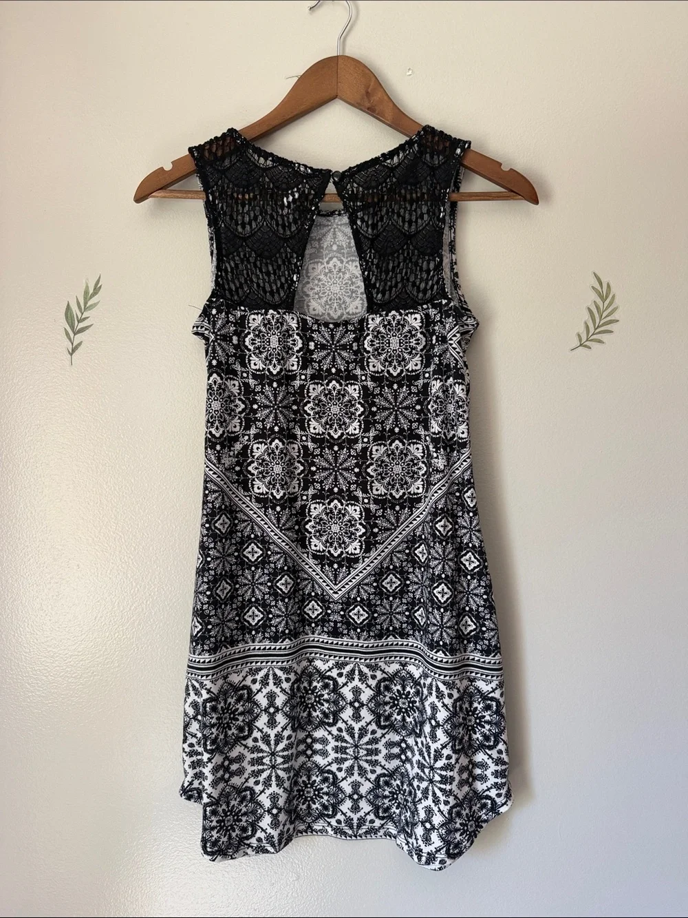 Xhilaration Black & White Sleeveless Printed Mini Dress - Picture 2 of 2